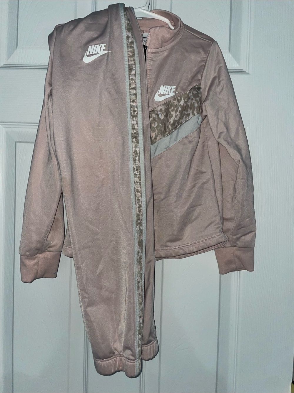 5-6 Nike Girls' Dusty Pink Varsity-Style Track Jacket